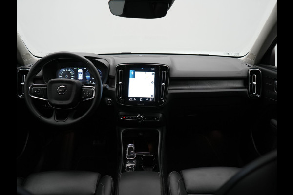 Volvo XC40 T5 Plus Bright PHEV 262pk Dealer O.H. | Trekhaak Af Fabriek | Adaptive Cruise | 360 Camera | Harman / Kardon | Lederen Sportstoelen Memory & Verwarmd | Stuur Verwarmd | Keyless | Blis | Apple Carplay | Navigatie | DAB | Plug In Hybrid |