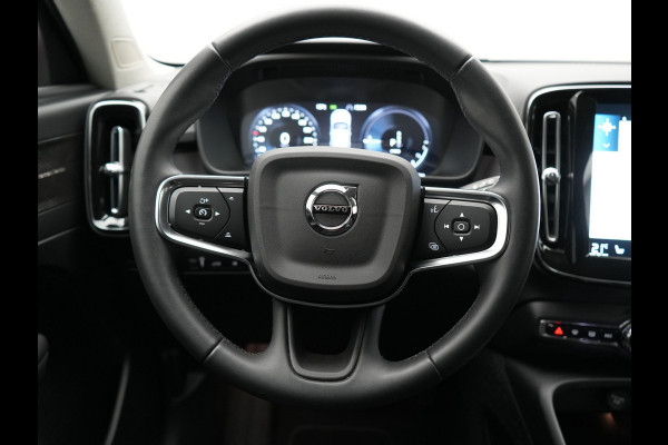 Volvo XC40 T5 Plus Bright PHEV 262pk Dealer O.H. | Trekhaak Af Fabriek | Adaptive Cruise | 360 Camera | Harman / Kardon | Lederen Sportstoelen Memory & Verwarmd | Stuur Verwarmd | Keyless | Blis | Apple Carplay | Navigatie | DAB | Plug In Hybrid |