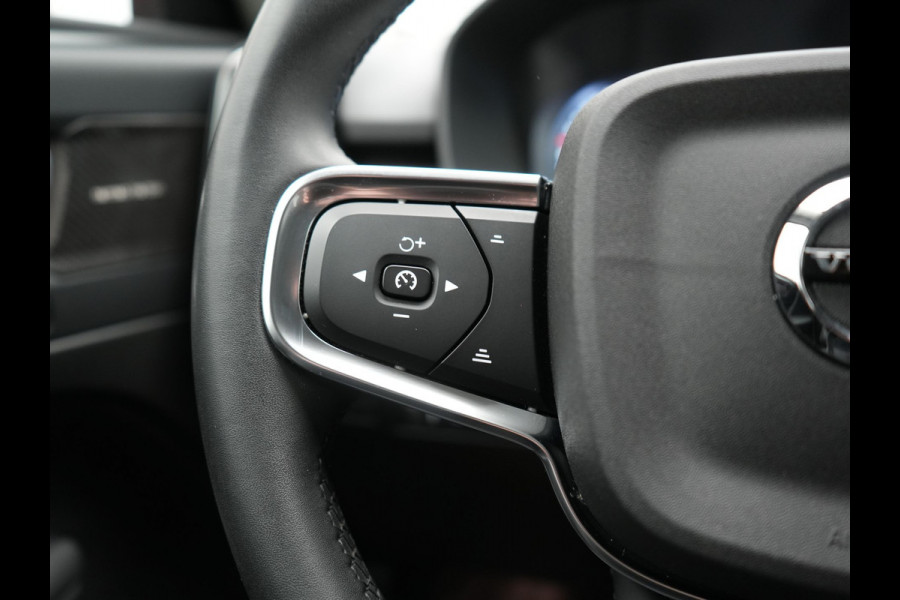 Volvo XC40 T5 Plus Bright PHEV 262pk Dealer O.H. | Trekhaak Af Fabriek | Adaptive Cruise | 360 Camera | Harman / Kardon | Lederen Sportstoelen Memory & Verwarmd | Stuur Verwarmd | Keyless | Blis | Apple Carplay | Navigatie | DAB | Plug In Hybrid |