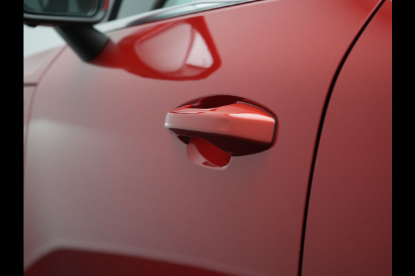 Volvo XC40 T5 Plus Bright PHEV 262pk Dealer O.H. | Trekhaak Af Fabriek | Adaptive Cruise | 360 Camera | Harman / Kardon | Lederen Sportstoelen Memory & Verwarmd | Stuur Verwarmd | Keyless | Blis | Apple Carplay | Navigatie | DAB | Plug In Hybrid |