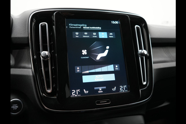 Volvo XC40 T5 Plus Bright PHEV 262pk Dealer O.H. | Trekhaak Af Fabriek | Adaptive Cruise | 360 Camera | Harman / Kardon | Lederen Sportstoelen Memory & Verwarmd | Stuur Verwarmd | Keyless | Blis | Apple Carplay | Navigatie | DAB | Plug In Hybrid |