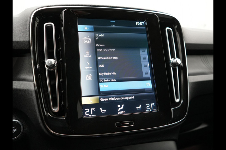 Volvo XC40 T5 Plus Bright PHEV 262pk Dealer O.H. | Trekhaak Af Fabriek | Adaptive Cruise | 360 Camera | Harman / Kardon | Lederen Sportstoelen Memory & Verwarmd | Stuur Verwarmd | Keyless | Blis | Apple Carplay | Navigatie | DAB | Plug In Hybrid |