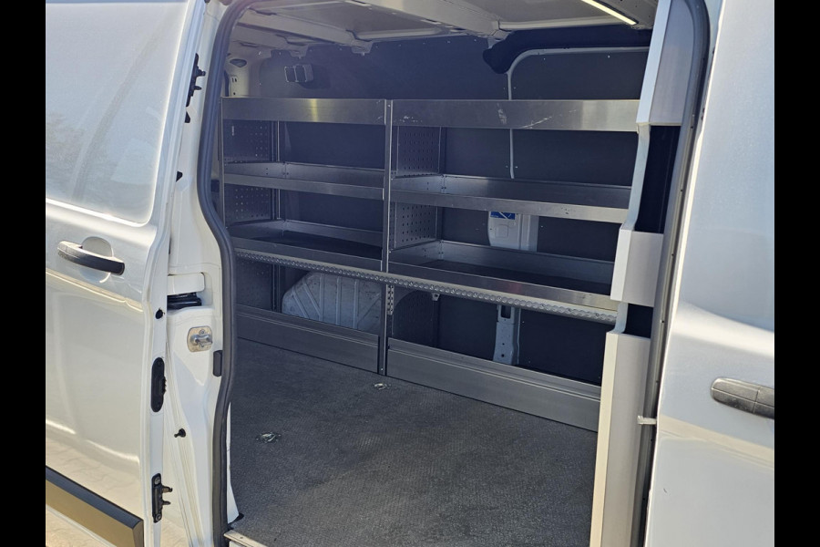 Ford Transit Custom 300 2.0 TDCI L2H1 Trend Trekhaak | Ingerichte laadruimte met omvormer | Camera | Cruise control | Lane assist | Nette auto!