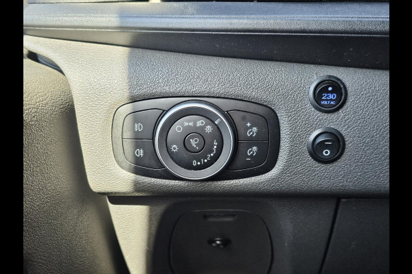 Ford Transit Custom 300 2.0 TDCI L2H1 Trend Trekhaak | Ingerichte laadruimte met omvormer | Camera | Cruise control | Lane assist | Nette auto!