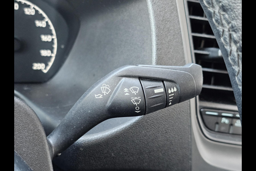 Ford Transit Custom 300 2.0 TDCI L2H1 Trend Trekhaak | Ingerichte laadruimte met omvormer | Camera | Cruise control | Lane assist | Nette auto!