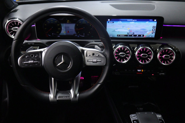 Mercedes-Benz A-Klasse 200 Business Solution AMG Pano/Carplay/Sfeerver/Acc/Stoelver/Cam/VOL