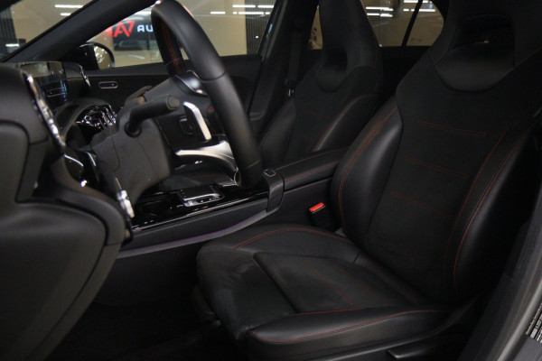 Mercedes-Benz A-Klasse 200 Business Solution AMG Pano/Carplay/Sfeerver/Acc/Stoelver/Cam/VOL
