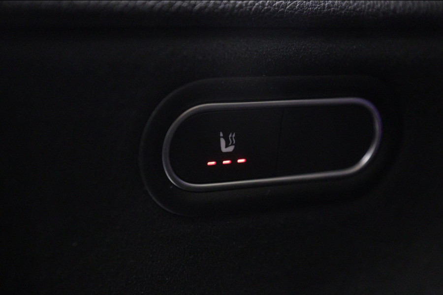 Mercedes-Benz A-Klasse 200 Business Solution AMG Pano/Carplay/Sfeerver/Acc/Stoelver/Cam/VOL