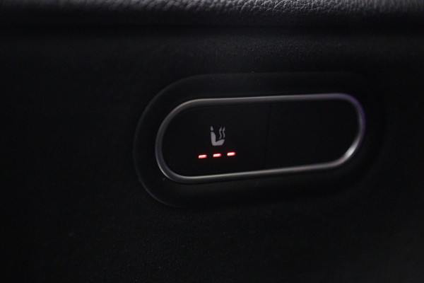 Mercedes-Benz A-Klasse 200 Business Solution AMG Pano/Carplay/Sfeerver/Acc/Stoelver/Cam/VOL