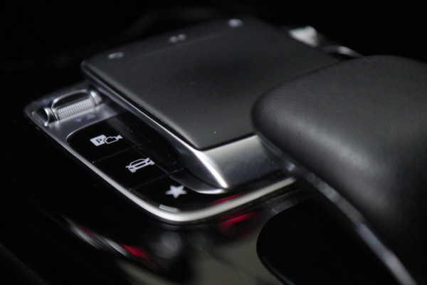 Mercedes-Benz A-Klasse 200 Business Solution AMG Pano/Carplay/Sfeerver/Acc/Stoelver/Cam/VOL