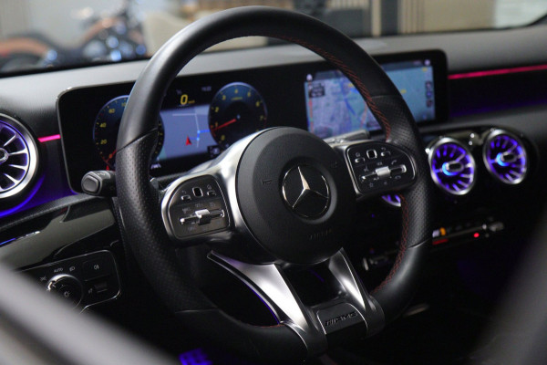Mercedes-Benz A-Klasse 200 Business Solution AMG Pano/Carplay/Sfeerver/Acc/Stoelver/Cam/VOL