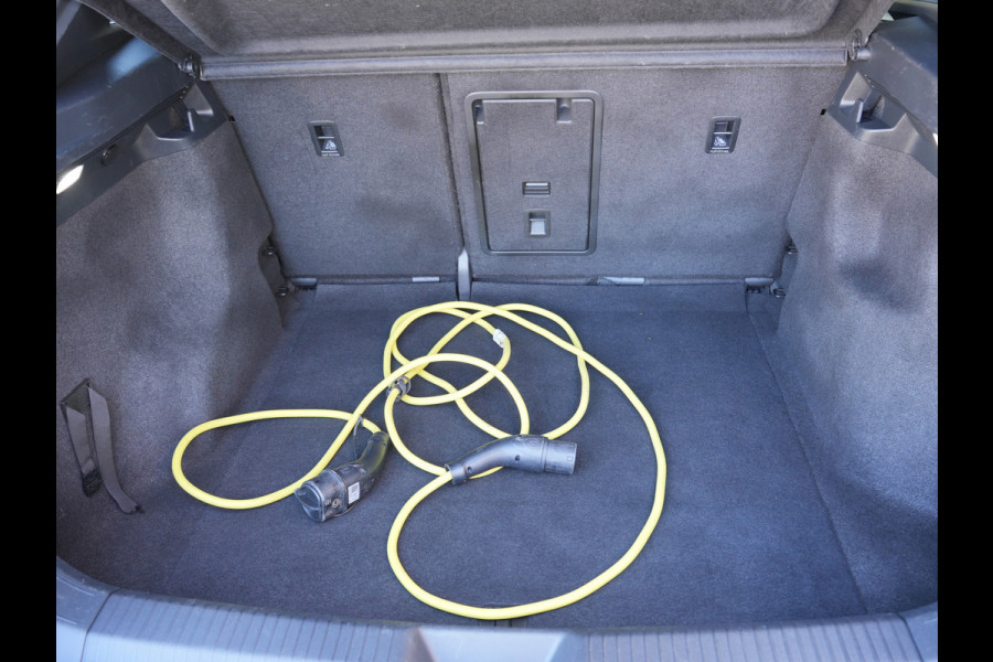 Volkswagen ID.4 Pro 77 kWh | Stoel/Stuurverwarming | Apple Carplay/Android Auto |