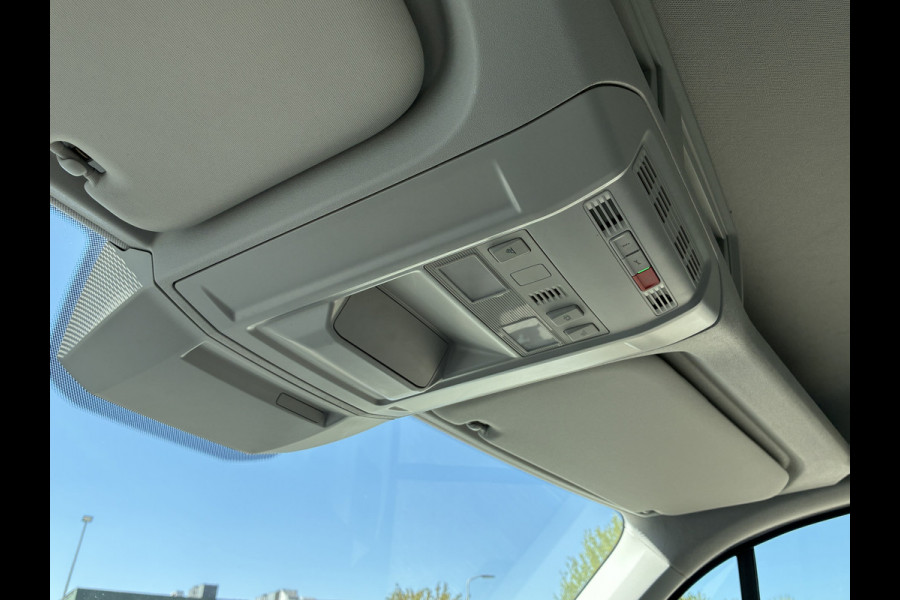 MAN TGE 35 2.0 L4 Bakwagen Automaat 750kg laadklep Cruise Camera Airco Lat om Lat