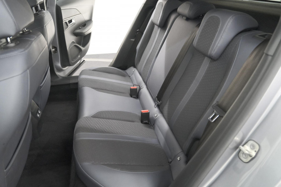Peugeot 2008 PureTech 130 Blue Lease Allure | Camera | Navigatie | Parkeersensoren | Apple Carplay