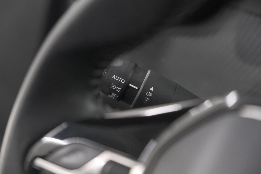 Peugeot 2008 PureTech 130 Blue Lease Allure | Camera | Navigatie | Parkeersensoren | Apple Carplay