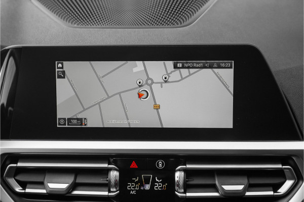 BMW 3-serie 330e High Executive M-Sport Parkeerhulp M-Remmen CarPlay