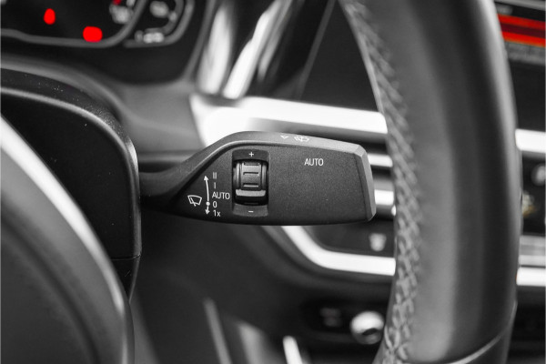 BMW 3-serie 330e High Executive M-Sport Parkeerhulp M-Remmen CarPlay