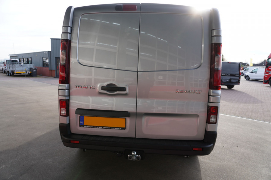 Renault Trafic 2.0 dCi 170PK T30 L2H1 Luxe Automaat Schuifdeur L/R Nr. V189 | Climate | Adapt. Cruise | Navi | Trekhaak | Betimmering