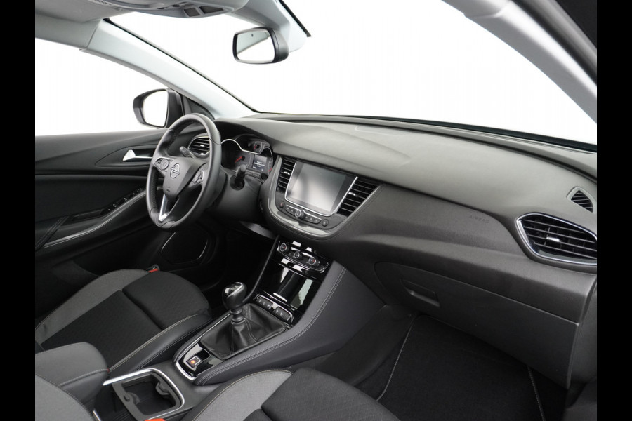 Opel Grandland X T131PK Apple Carplay Android Auto Camera PDC Navi AGR Keyless 19" DAB+ ECC Bluetooth 1/2 Leer Privacy Glas LMVRegen-Licht Sensor Isofix 100% Dealer Onderhouden Business Executive Orig.NLse auto
