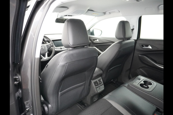 Opel Grandland X T131PK Apple Carplay Android Auto Camera PDC Navi AGR Keyless 19" DAB+ ECC Bluetooth 1/2 Leer Privacy Glas LMVRegen-Licht Sensor Isofix 100% Dealer Onderhouden Business Executive Orig.NLse auto