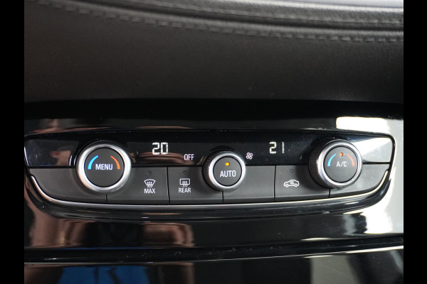 Opel Grandland X T131PK Apple Carplay Android Auto Camera PDC Navi AGR Keyless 19" DAB+ ECC Bluetooth 1/2 Leer Privacy Glas LMVRegen-Licht Sensor Isofix 100% Dealer Onderhouden Business Executive Orig.NLse auto
