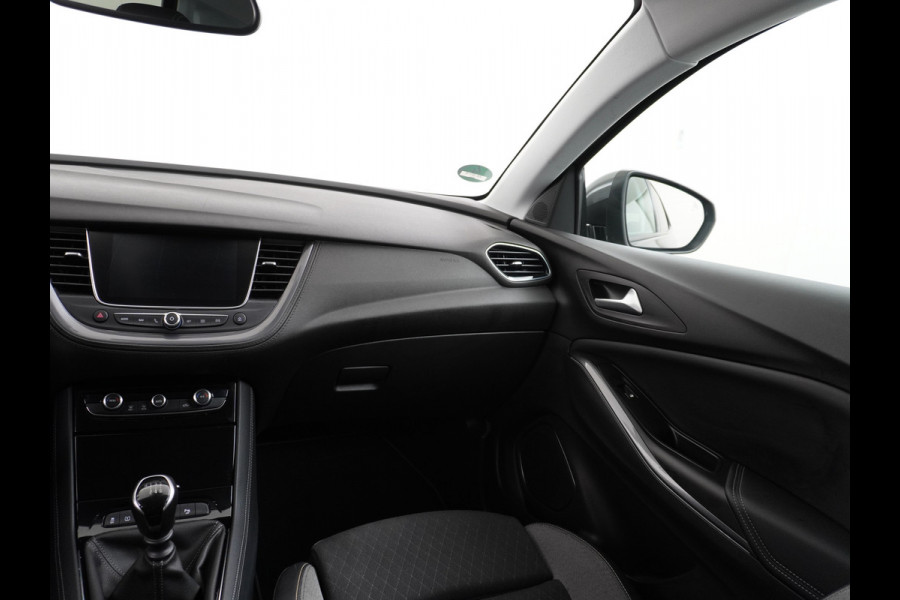 Opel Grandland X T131PK Apple Carplay Android Auto Camera PDC Navi AGR Keyless 19" DAB+ ECC Bluetooth 1/2 Leer Privacy Glas LMVRegen-Licht Sensor Isofix 100% Dealer Onderhouden Business Executive Orig.NLse auto