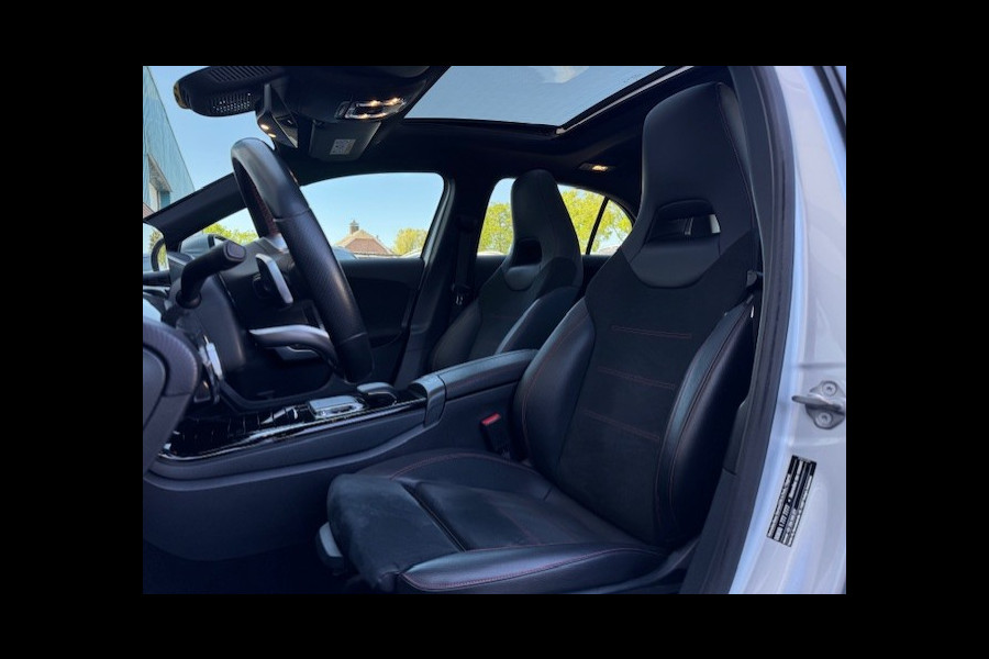 Mercedes-Benz A-Klasse 200 AMG -Dealer onderhouden-Panorama