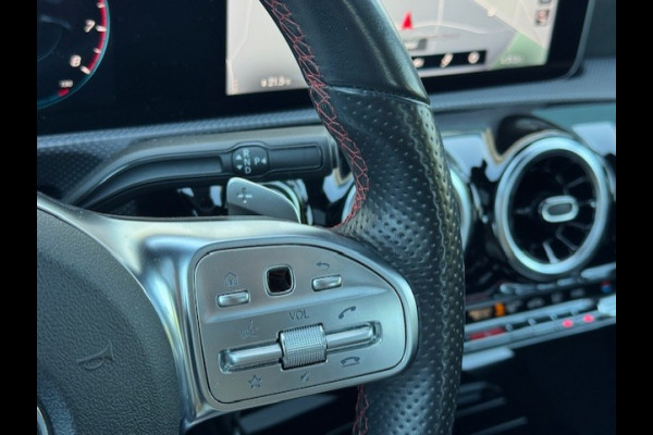 Mercedes-Benz A-Klasse 200 AMG -Dealer onderhouden-Panorama