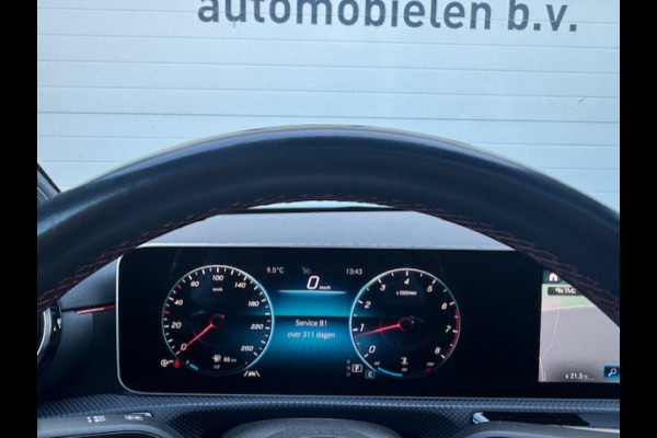 Mercedes-Benz A-Klasse 200 AMG -Dealer onderhouden-Panorama