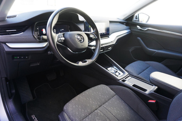 Škoda Octavia Combi 1.0 e-TSI Business Edition Plus/Trekhaak/Camera/ Travel Pakket.