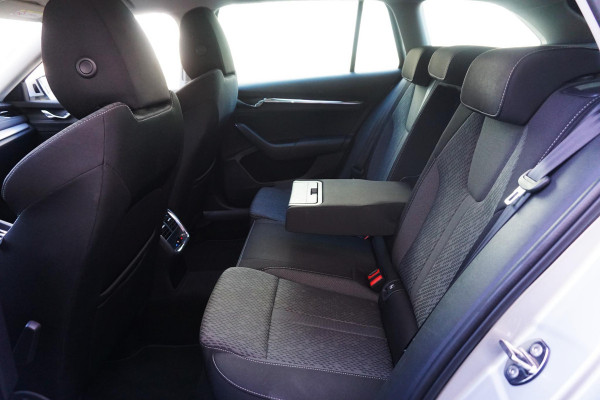 Škoda Octavia Combi 1.0 e-TSI Business Edition Plus/Trekhaak/Camera/ Travel Pakket.