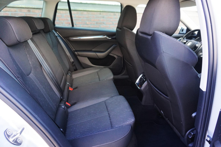 Škoda Octavia Combi 1.0 e-TSI Business Edition Plus/Trekhaak/Camera/ Travel Pakket.