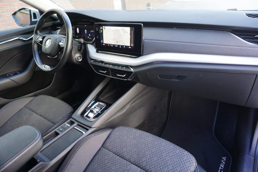 Škoda Octavia Combi 1.0 e-TSI Business Edition Plus/Trekhaak/Camera/ Travel Pakket.