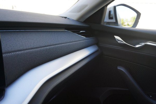 Škoda Octavia Combi 1.0 e-TSI Business Edition Plus/Trekhaak/Camera/ Travel Pakket.