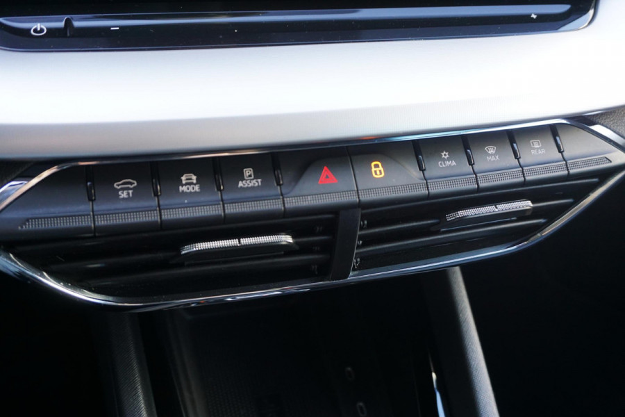 Škoda Octavia Combi 1.0 e-TSI Business Edition Plus/Trekhaak/Camera/ Travel Pakket.