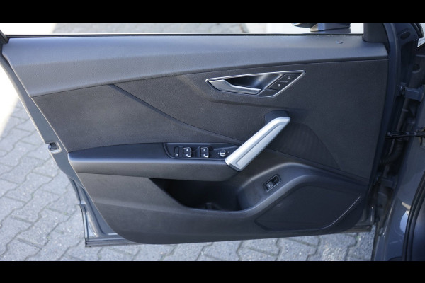 Audi Q2 35 TFSI 1.4 S-Line AUTOMAAT-AUDI SOUND-CAMERA-CLIMA-FULL LED-KEYLESS-NAVIGATIE-PANORAMA-STOELVERWARMING