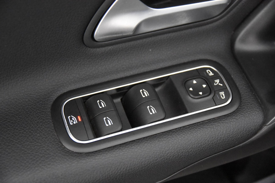 Mercedes-Benz A-Klasse 180 d Business Solution *1ste Eigenaar*Navigatie*Stoelverwarming*Camera*