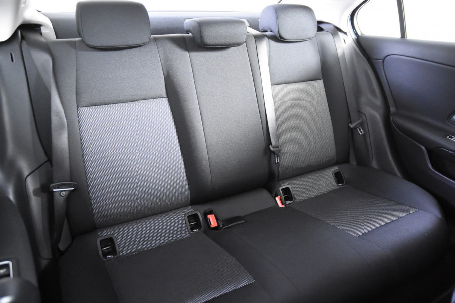 Mercedes-Benz A-Klasse 180 d Business Solution *1ste Eigenaar*Navigatie*Stoelverwarming*Camera*