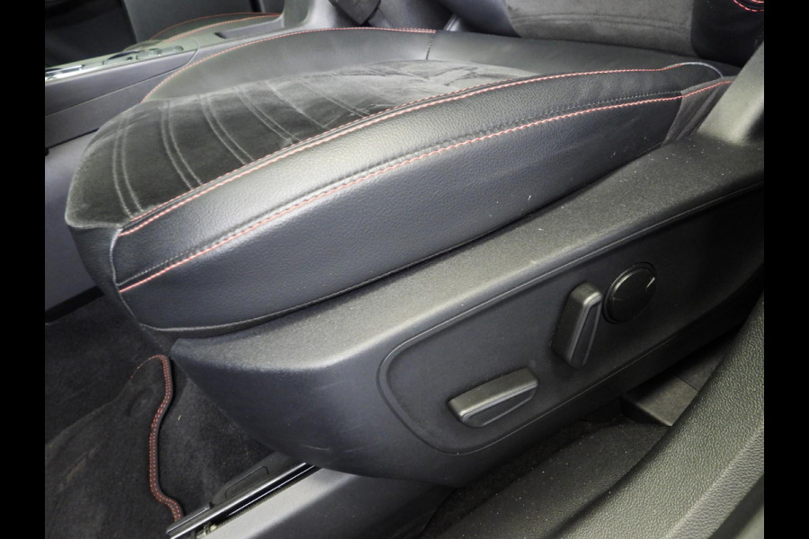 Ford Kuga 2.5 PHEV Plug-In ST-Line X TREKH./SCHUIFDAK/LED/HEAD-UP/B&O/19"LMV!