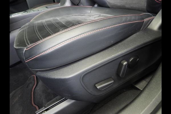 Ford Kuga 2.5 PHEV Plug-In ST-Line X TREKH./SCHUIFDAK/LED/HEAD-UP/B&O/19"LMV!