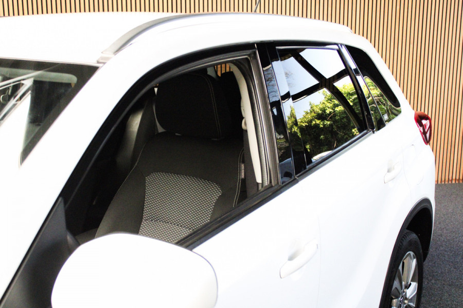 Suzuki Vitara 1.0 Boosterjet S. Navi Camera Climate Cruise Stoelverwarming Metallic lak LM velgen