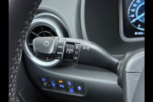 Hyundai Kona 1.6GDI HEV Hybride Premium Adap.Cruise Leder+Verwarming+Ventilatie Head-Up Display Camera Apple Carplay Android Auto Navi Ecc Pd Keyless Blind-Spot Lane Assist Achterbank+Stuur verwarming Krell®-Audio Isofix DAB Lmv 18" Dealeronderhouden 1e Eigenaar Origineel Nederlandse Auto
