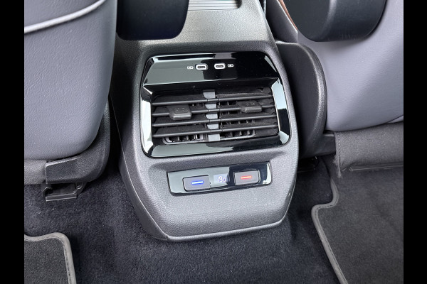 Volkswagen ID.4 Max 82kWh Warmtepomp Panoramadak Ergo-Comfort Stoelen+Memory Adap.Cruise Navi 3-Zone Ecc 360°Camera Apple Carplay Android Auto P Lmv 21" Stoel+Stuurverwarming Elek.Achterklep Privacy Glas Matrix Led Isofix DAB Origineel Nederlandse Auto Dealeronderhouden
