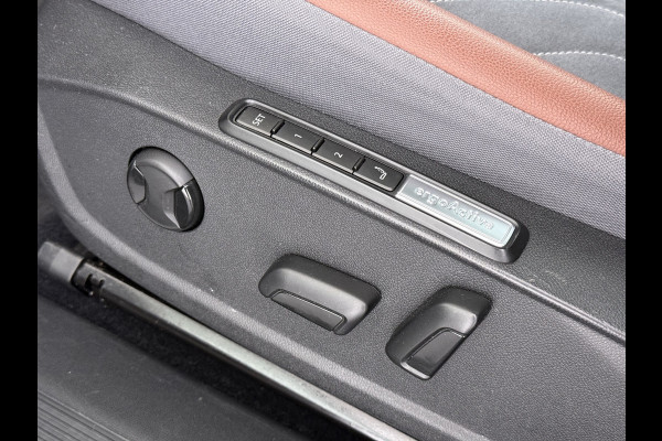 Volkswagen ID.4 Max 82kWh Warmtepomp Panoramadak Ergo-Comfort Stoelen+Memory Adap.Cruise Navi 3-Zone Ecc 360°Camera Apple Carplay Android Auto P Lmv 21" Stoel+Stuurverwarming Elek.Achterklep Privacy Glas Matrix Led Isofix DAB Origineel Nederlandse Auto Dealeronderhouden