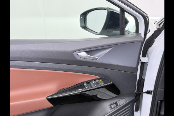 Volkswagen ID.4 Max 82kWh Warmtepomp Panoramadak Ergo-Comfort Stoelen+Memory Adap.Cruise Navi 3-Zone Ecc 360°Camera Apple Carplay Android Auto P Lmv 21" Stoel+Stuurverwarming Elek.Achterklep Privacy Glas Matrix Led Isofix DAB Origineel Nederlandse Auto Dealeronderhouden
