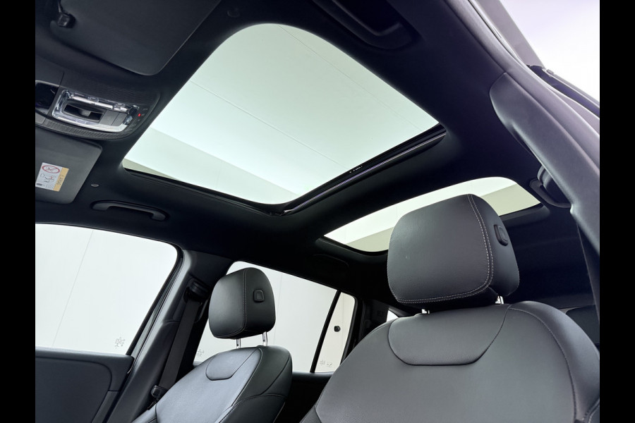 Mercedes-Benz EQB 250 AMG Line 7-Persoons Leder Panoramadak SOH 95% Adap.Cruise Navi Camera Stoelverwarming Pdc Night-pakket Elek.Achterklep Lmv 19" Privacy Glas Led DAB