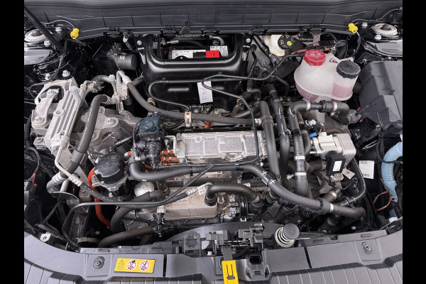 Mercedes-Benz EQB 250 AMG Line 7-Persoons Leder Panoramadak SOH 95% Adap.Cruise Navi Camera Stoelverwarming Pdc Night-pakket Elek.Achterklep Lmv 19" Privacy Glas Led DAB