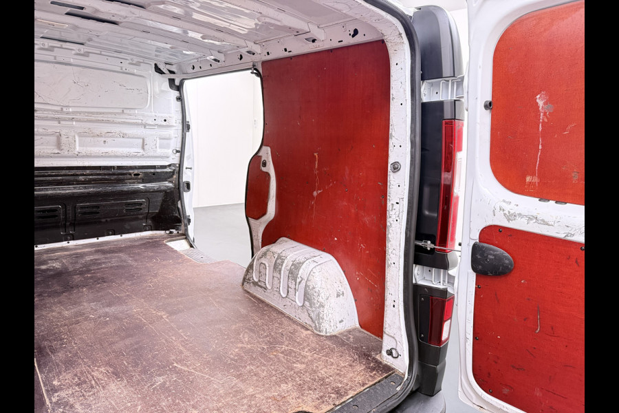 Renault Trafic 2.0dCi 120PK T29 L1H1 3-Persoons Navi Euro 6 Apple Carplay Android Auto Cruise Control Pdc Comfort Betonplex Vloer Wandbetimmering Schuifdeur Led Origineel Nederlandse Bus