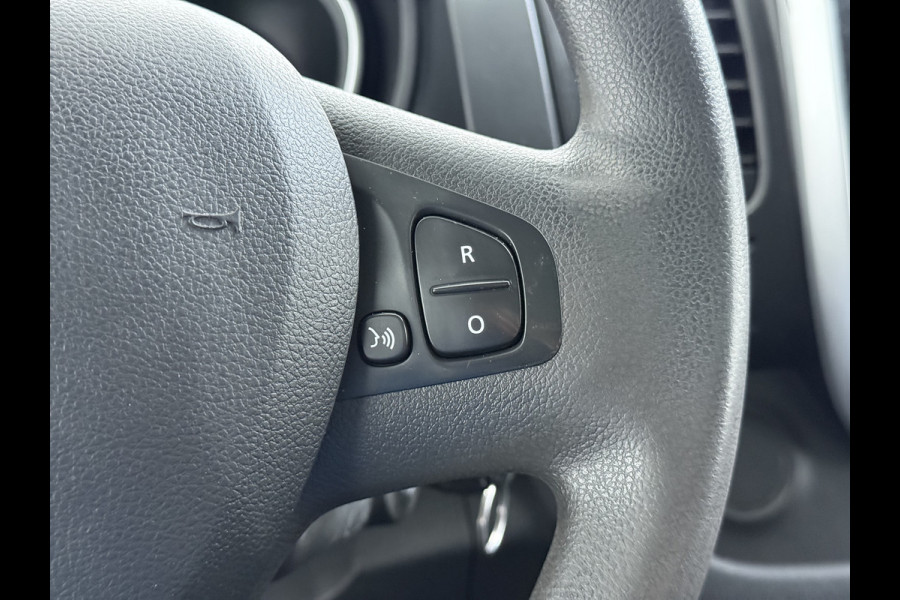 Renault Trafic 2.0dCi 120PK T29 L1H1 3-Persoons Navi Euro 6 Apple Carplay Android Auto Cruise Control Pdc Comfort Betonplex Vloer Wandbetimmering Schuifdeur Led Origineel Nederlandse Bus