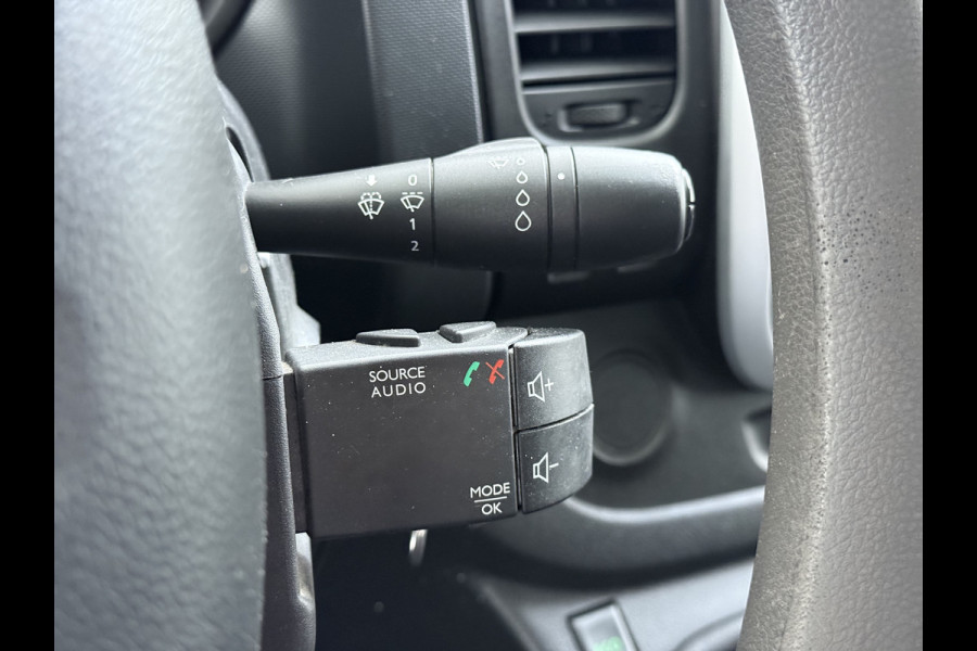 Renault Trafic 2.0dCi 120PK T29 L1H1 3-Persoons Navi Euro 6 Apple Carplay Android Auto Cruise Control Pdc Comfort Betonplex Vloer Wandbetimmering Schuifdeur Led Origineel Nederlandse Bus